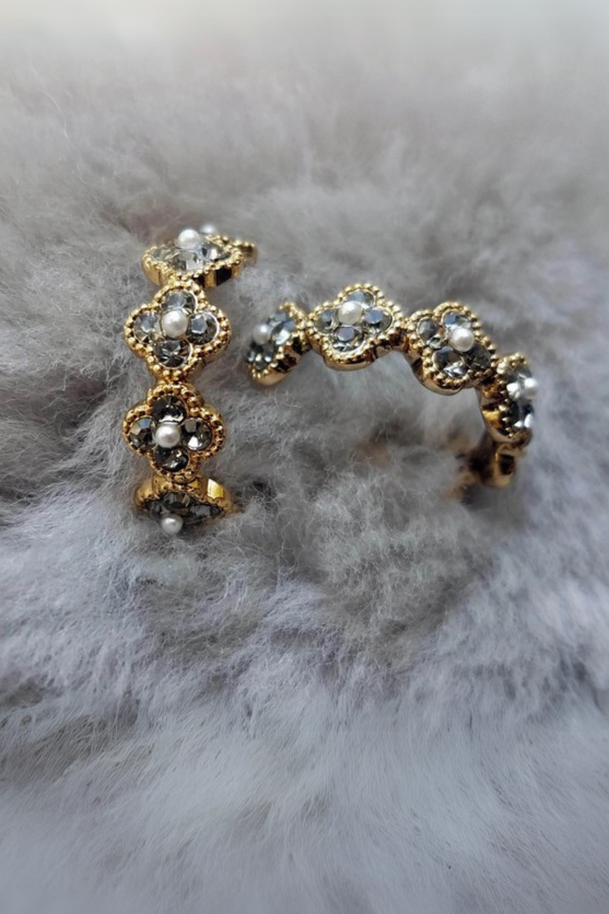 Quatrefoil Huggies Hoop Earrings