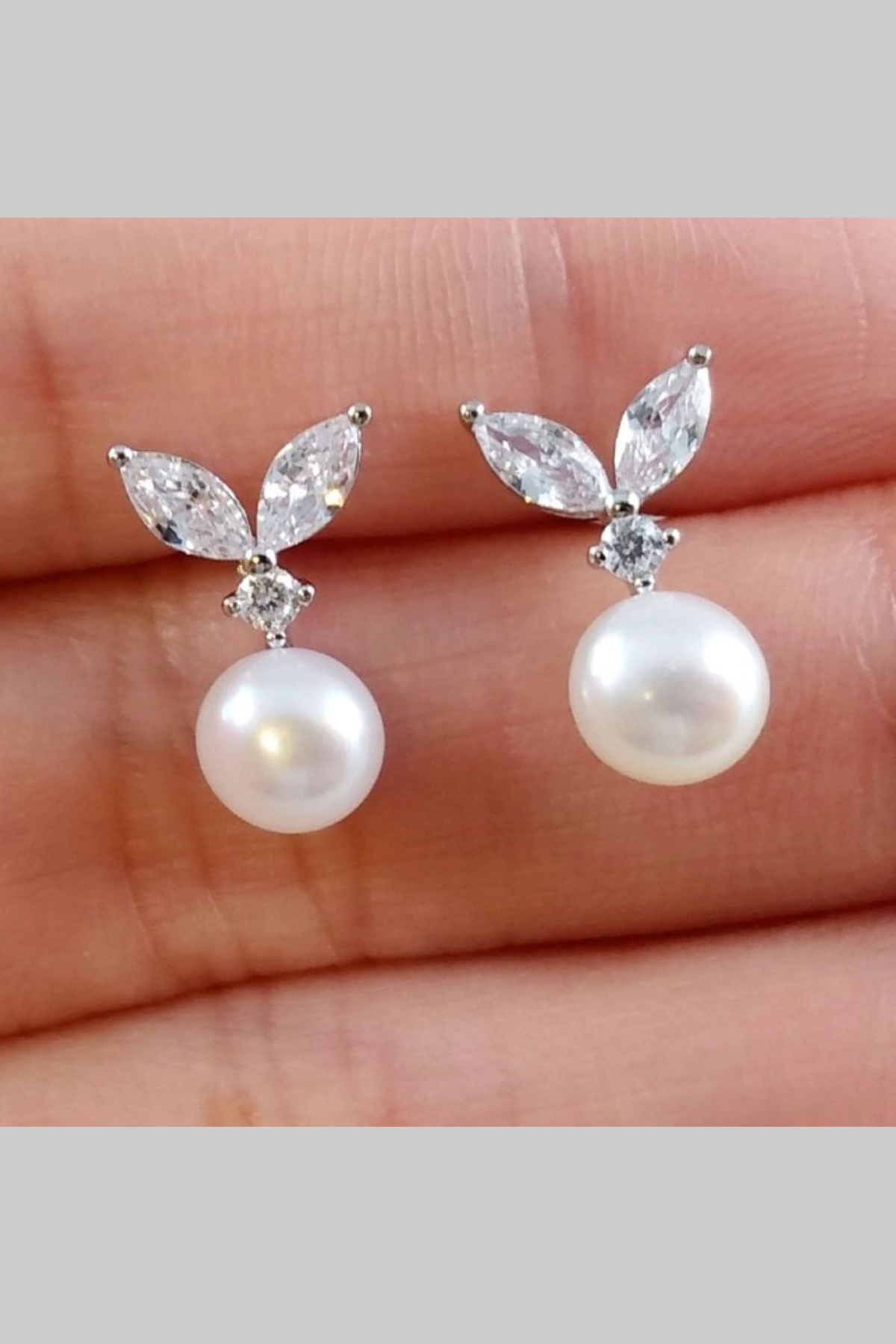 Mermaid Cubic Stud Earrings Mini Pearls